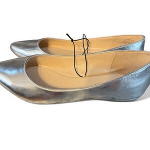 Nine West Silver Metallic Pointed Toe Flats NWOT Size 8.5